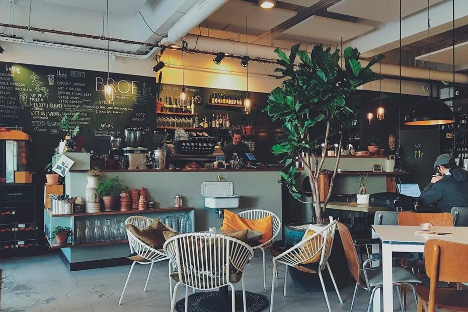 Seguros Obligatorios para Bares, Restaurantes y Cafeterías: Protección Legal y Operativa